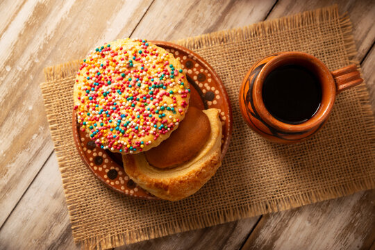 Mexican sweet bread, ojo de buey, galleta chochitos, made by hand, in Mexico it is called Pan Dulce and cannot be missing at breakfast or snack.