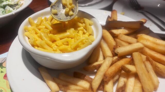 Mac and Cheese in Restaurant