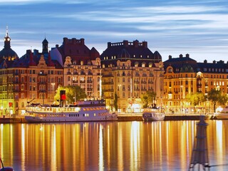 Naklejka premium old town of gdansk at night