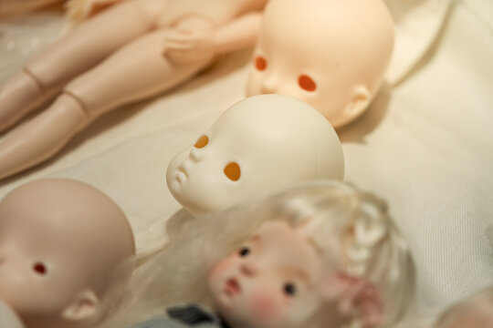 handmade plain BJD doll head parts arranged neatly