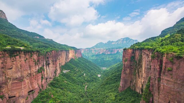 Guoliang Village Canyon, Taihang Mountain Wanxianshan Scenic Area, Linzhou, Anyang City, Henan Province