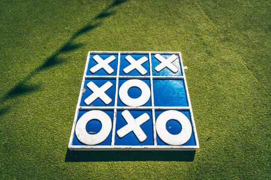 large tic tac toe game