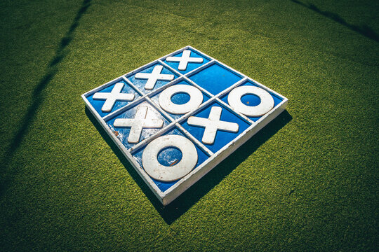 large tic tac toe game
