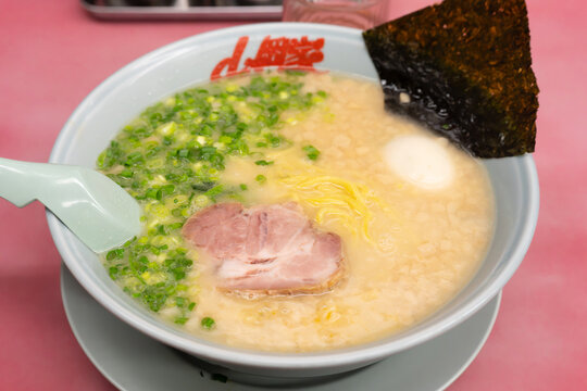 ラーメン山岡家　プレミアム塩とんこつ