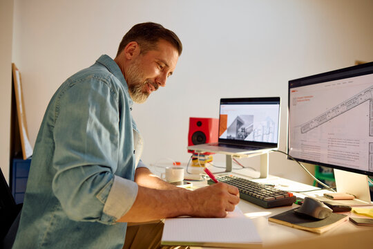 Architect dedicated to his work