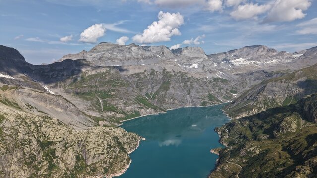 Panorama du lac d'Emosson depuis les hauteurs du Valais, Suisse