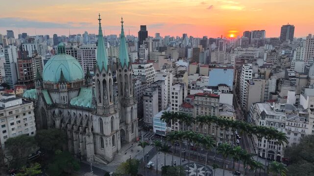 S&eacute; Cathedral, in the historic center of S&atilde;o Paulo, is one of the city&rsquo;s main religious and architectural symbols, standing out for its imposing neo-Gothic architecture beside Pra&ccedil;a da S&eacute; - Brazil