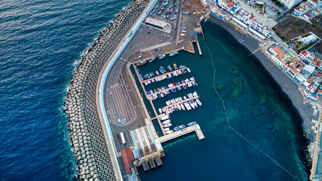 Fotos a&eacute;reas con dron del Muelle de Agaete en Gran Canaria.