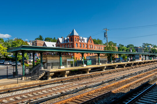 Irvington, NY - US - Aug 15, 2026 Irvington Metro-North station serves Hudson Valley commuters along the Hudson River, with multiple tracks, a covered platform, and a historic brick building nearby.