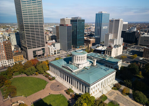 Ohio Statehouse building and Columbus Ohio cityscape view with corporates Key bank, PNC bank and Chase banks.