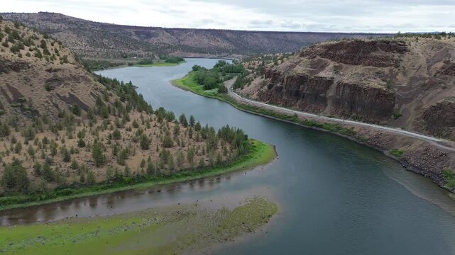 Lake Billy Chinook valley - The Cove Palisades State Park, Oregon