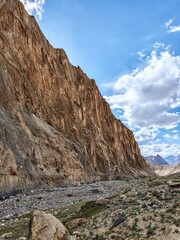 Fototapeta premium Rock wall in the valley of the Markha Valley,India