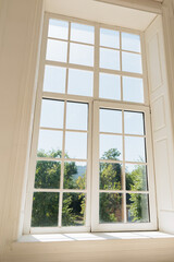 Fototapeta premium Sunlight streams through the window