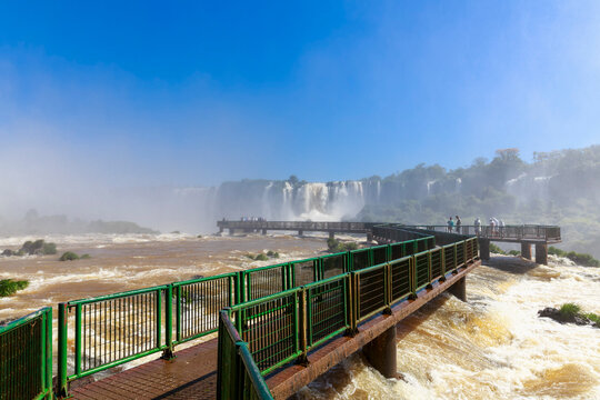 South America, Brazil, Parana, Iguazu National Park, Iguazu Falls, Tourists on viewing platform