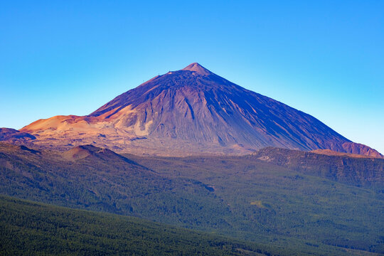 Spain, Tenerife, Teide National Park, Pico del Teide as seen from Mirador de Chipeque