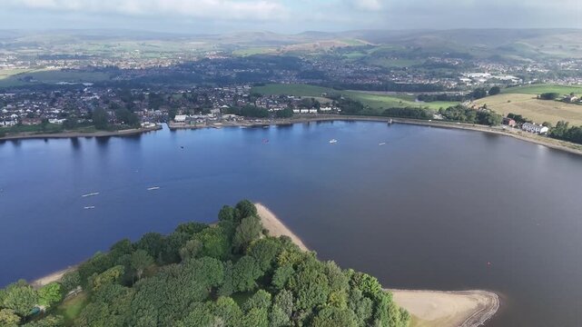 Hollingworth Lake