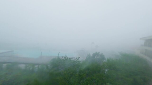 Strong Hurricane Winds and Driving Rain Hit Camera Inside Powerful Eyewall - Koinu