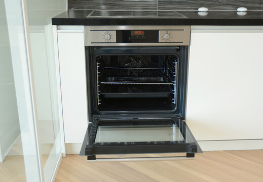 Oven kitchen appliance with open door