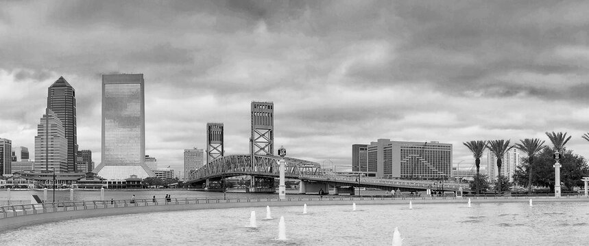 Panoramic view of Downtown Jacksonville from Friendship Fountain - Panoramic view