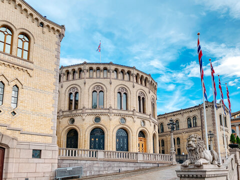 stone lion at the Norwegian Parliament in Oslo
