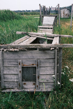 Un ancien pi&egrave;ge utilis&eacute; dans la pratique traditionnelle de la p&ecirc;che &agrave; la fascine.