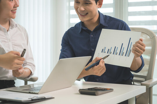 Professional Mentoring and Knowledge Sharing in Modern Office