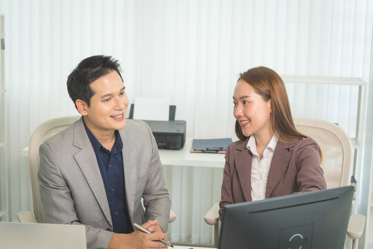 Professional Mentoring and Knowledge Sharing in Modern Office