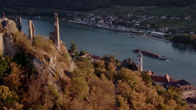 Ruine D&uuml;rnstein umkreist