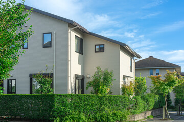 Fototapeta premium 一戸建て 住まい 住宅 家 不動産 青空