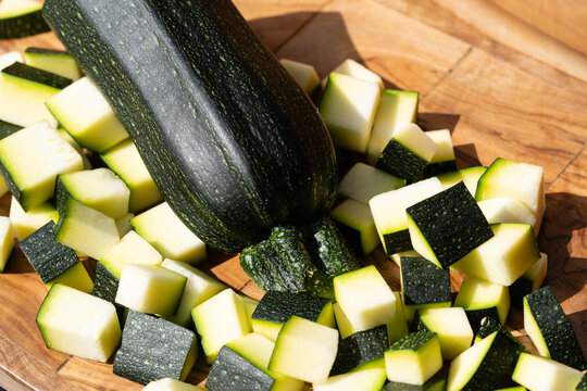Zucchini Cucurbita pepo aus dem eigenen Garten