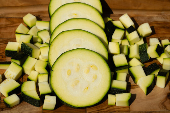 Zucchini Cucurbita pepo aus dem eigenen Garten