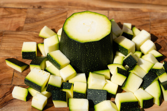 Zucchini Cucurbita pepo aus dem eigenen Garten