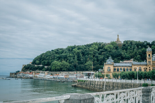 La Concha Bay with the town hall and the Sacred Heart in the background