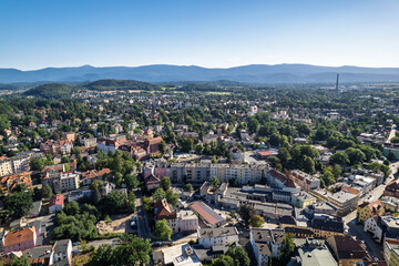Jelenia Góra i Karkonosze widziane z lotu ptaka © Marcin