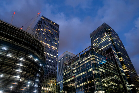 Canary Wharf skyscraper skyline at dusk in london