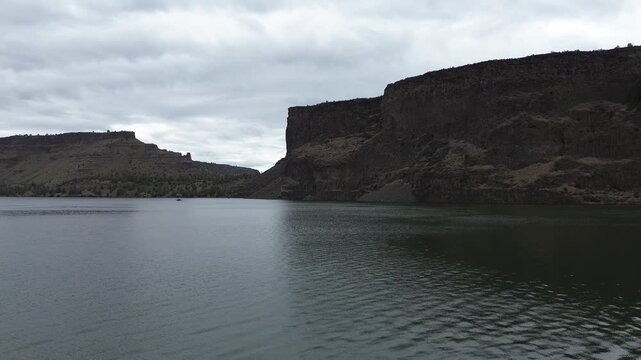 Level flight back - Lake Billy Chinook - The Cove Palisades State Park, Oregon