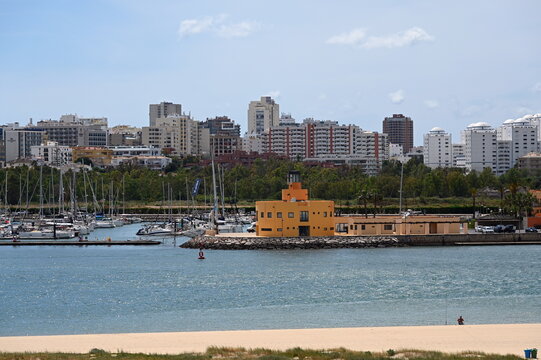 Blick von Ferragudo nach Portimao, Algarve