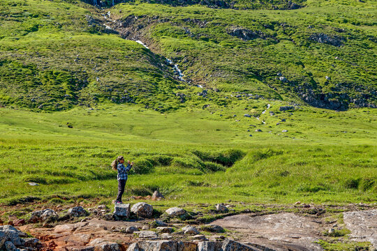 Photographing the Green Valley, Fjar&eth;arhei&eth;i