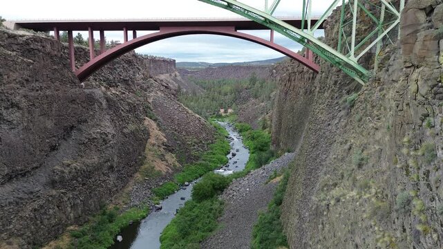 Close to the cliff - Peter Skene Ogden State Scenic Viewpoint, Oregon