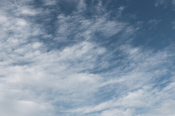 Fototapeta premium A dramatic cloud formation background featuring soft, misty textures and artistic depth.