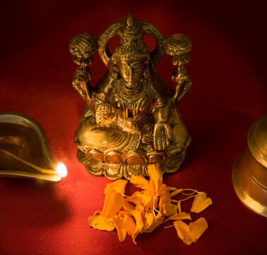 Lakshmi idol 