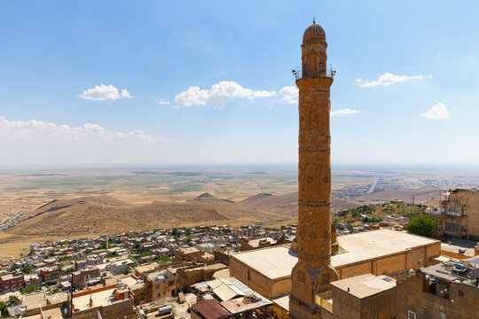 Turkey, Mardin, Mesopotamian plain and minaret of the Great Mosque