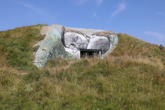 Ancien bunker allemand, vue de l'ext&eacute;rieur, ville de Mers les Bains, d&eacute;partement de la Somme, France