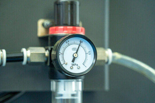 Pressure Gauge and Regulator for Pneumatic Equipment