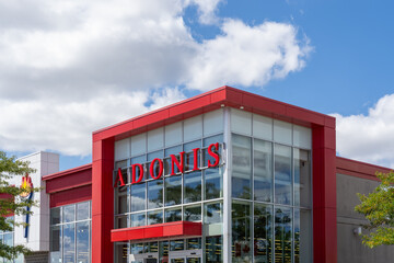 Fototapeta premiumToronto, ON, Canada - August 17, 2026: An Adonis store in Scarborough, Toronto, ON, Canada. Adonis is a Mediterranean and Middle Eastern supermarket chain owned by Metro Inc. 