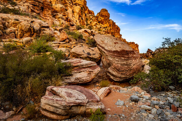 Red sandstone mountain cliffs along Turtlehead Peak Trail © PhotoSpirit
