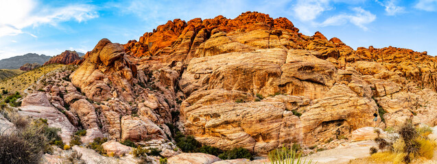 Red sandstone mountain cliffs along Turtlehead Peak Trail © PhotoSpirit