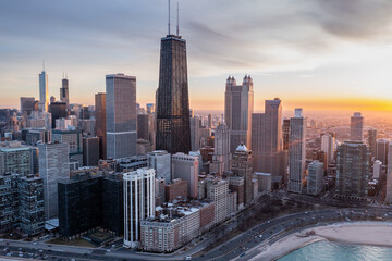 Obraz premium Chicago lakefront high-rises in soft winter morning light