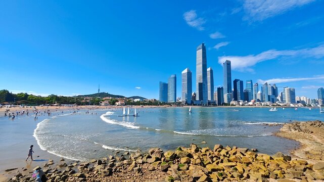 Qingdao No.3 Bathing Beach coastal skyline on sunny day