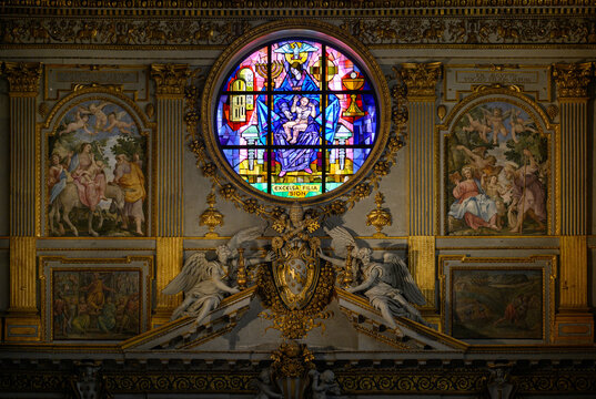 Stained-glass window with the depitcion of the Virgin Mary as &ldquo;Excelsa Filia Sion&rdquo; [Exalted Daughter of Zion] in the Basilica of Santa Maria Maggiore.